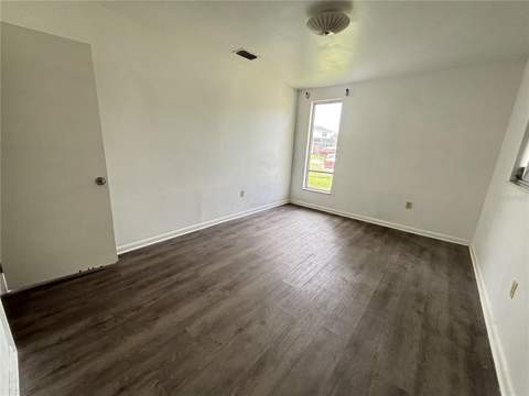 8302 N Flintrock Court, Tampa FL - photo 13 of 18