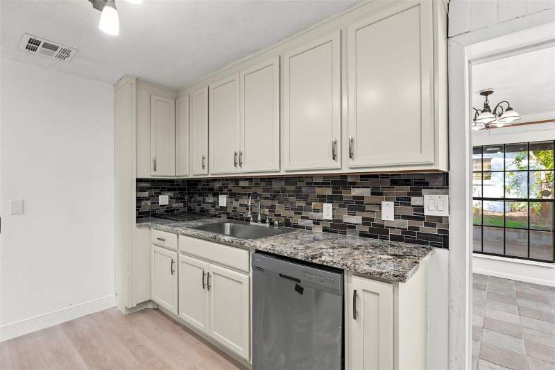 6 bedroom Single Family Residence at 1432 Richmond Avenue, Westwood Heights Add 02, Daytona Beach — photo 4
