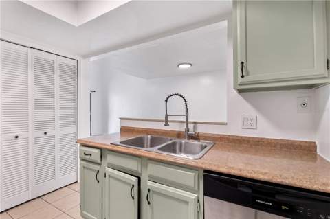 7200 SW 8th Avenue #H48, Gainesville FL - photo 16 of 35
