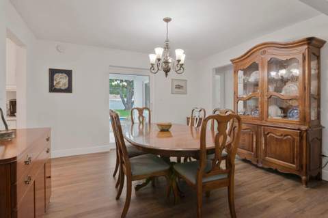 1113 Glenmoor Court, Clearwater FL - photo 8 of 39
