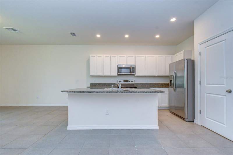 3 bedroom Townhouse at 3326 Pleasant Willow Court, The District, Brandon — photo 5