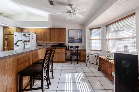 301 Louis Edward Court, Lakeland FL - photo 9 of 33