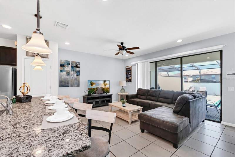 5 bedroom Townhouse at 8930 Sydney Avenue, Windsor At Westside Ph 3, Kissimmee — photo 3