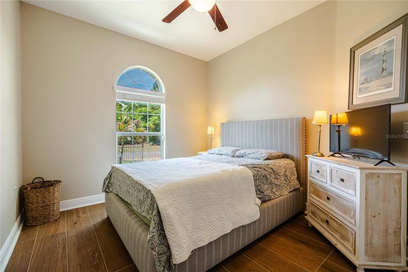 4 bedroom Single Family Residence at 1908 W Nassau Street, Benjamins 2nd Add To Wes, Tampa — photo 4