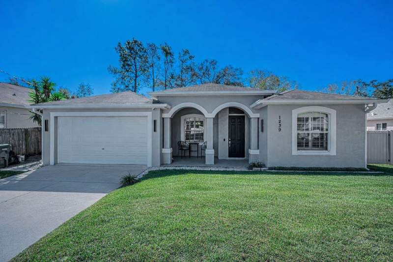 4 bedroom Single Family Residence at 1239 Vista Way, Harbor Vista, Clearwater — photo 2