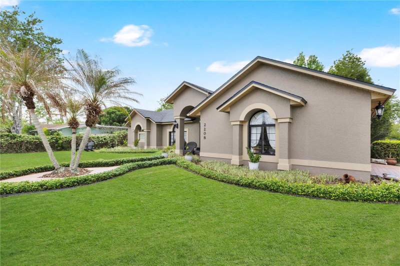 3 bedroom Single Family Residence at 2208 Archer Boulevard, Rocket City, Orlando — photo 2