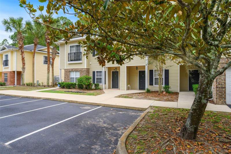 2 bedroom Condominium at 5065 NW 45th Road #102, Magnolia Place Twnhms, Gainesville — photo 3