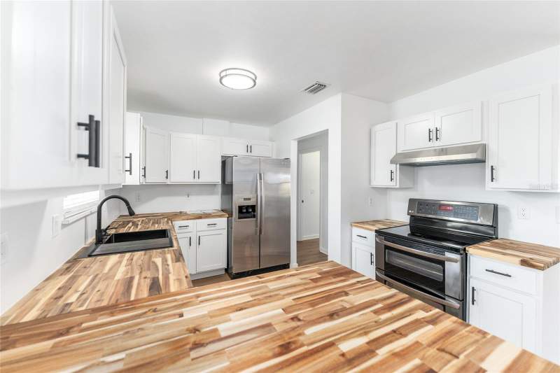 2 bedroom Single Family Residence at 5701 SW 47th Place, Oaks Of Kanapaha, Gainesville — photo 5