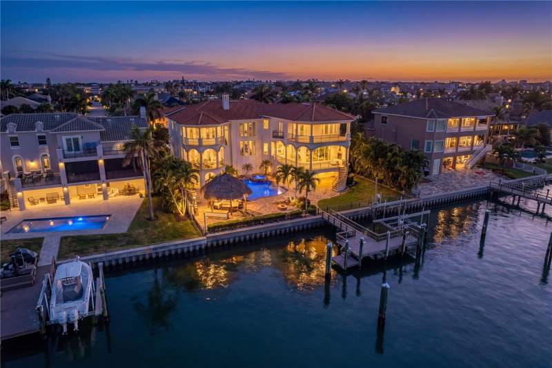 5 bedroom Single Family Residence at 611 1st Avenue, Tierra Verde Unit 1 1st Rep, Tierra Verde — photo 5