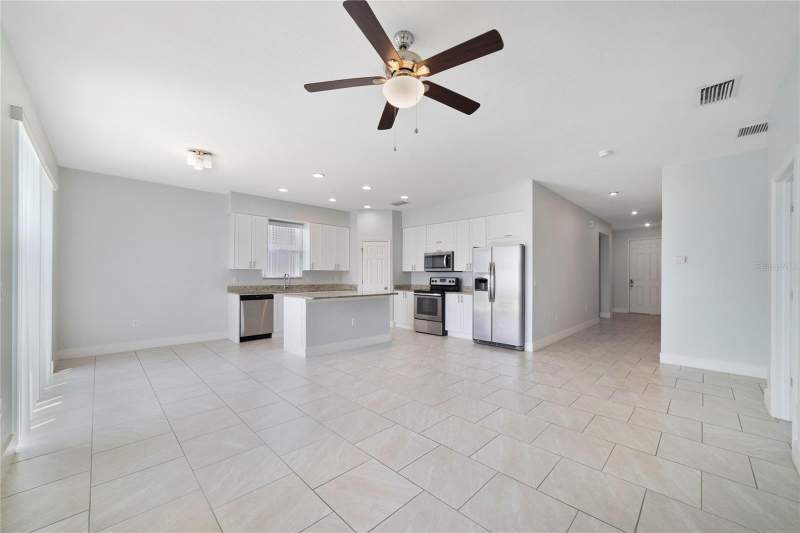 3 bedroom Single Family Residence at 128 Willow Drive, Poinciana Nbrhd 02 Village 08, Poinciana — photo 2