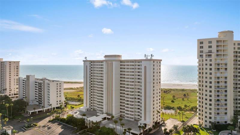 1 bedroom Condominium at 1230 Gulf Blvd #1204, Landmark Towers One, Clearwater — photo 3