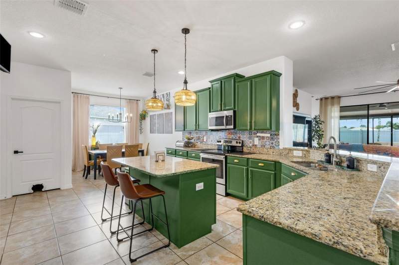 4 bedroom Single Family Residence at 611 Wabash Breeze Circle, River Bend Ph 4B, Ruskin — photo 5