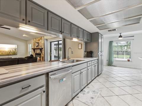 1222 Huntington Avenue, Spring Hill FL - photo 15 of 52