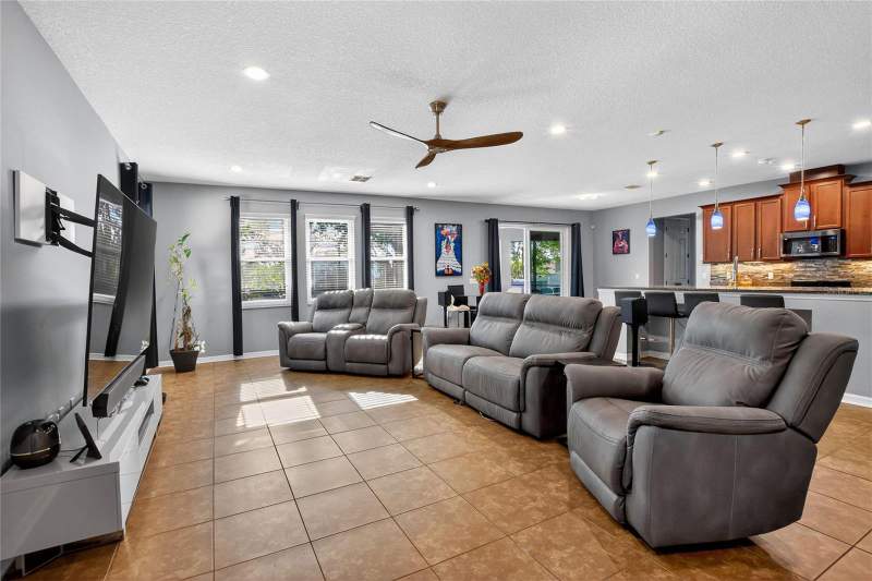 5 bedroom Single Family Residence at 232 Magneta Loop, Estates/Aubrundale Ph 2, Auburndale — photo 2
