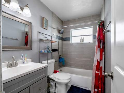 7018 Glenview Drive, Tampa FL - photo 21 of 44