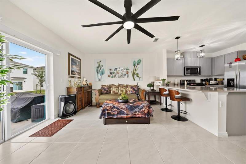 3 bedroom Townhouse at 1931 Tamarack Pass, Danbury At Ridgewood Lakes, Davenport — photo 5