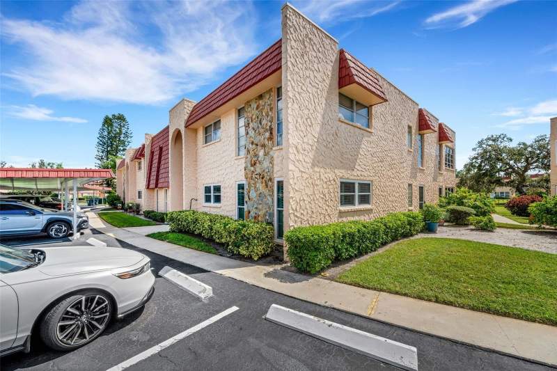 223 BUTTONWOOD CIRCLE #223 home for sale in Gardens The Condo
