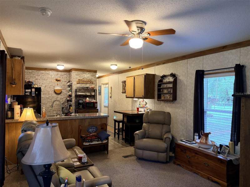 2 bedroom Manufactured Home at 2731 NW 73rd Avenue, Whitteds Mobile Home Estate, Chiefland — photo 2