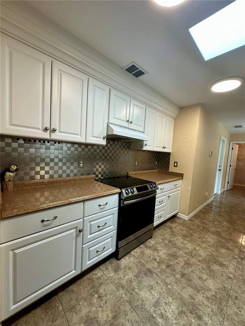 3 bedroom Single Family Residence at 2392 SE 175th Terrace Road, Silver Spgs Woods, Silver Springs — photo 4