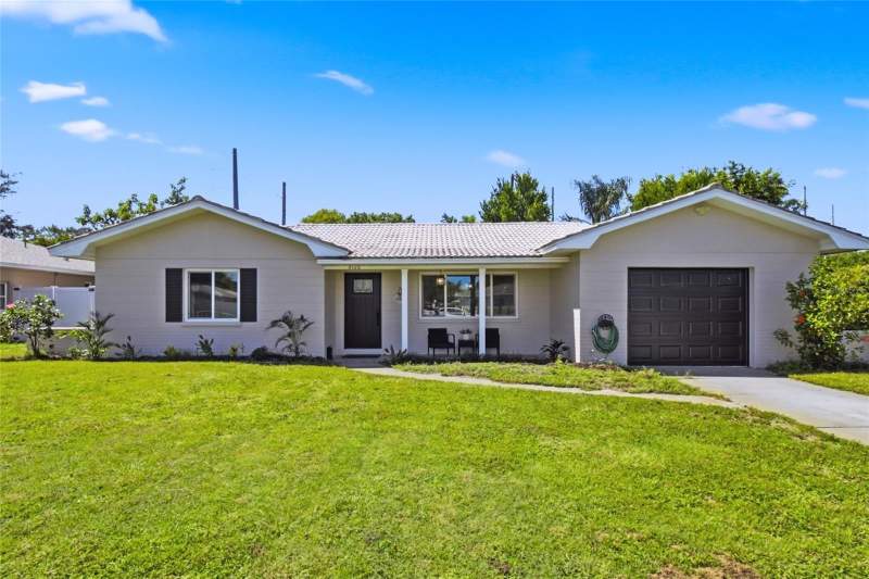 2 bedroom Single Family Residence at 4100 18th Avenue, Harshaw Lake Sub, St Petersburg — photo 2