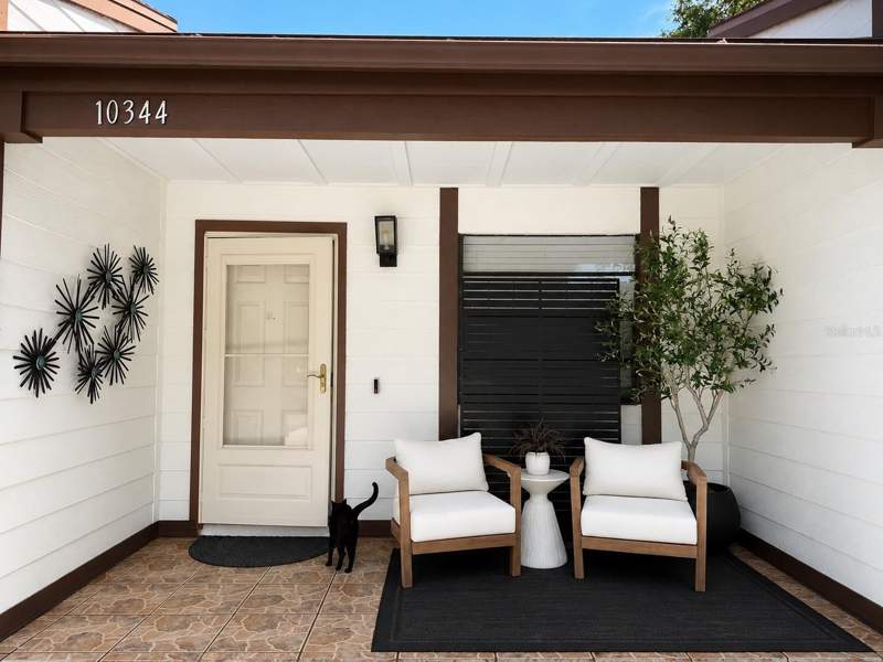 3 bedroom Townhouse at 10344 Councils Way, Terrace Oaks Twnhms, Tampa — photo 3