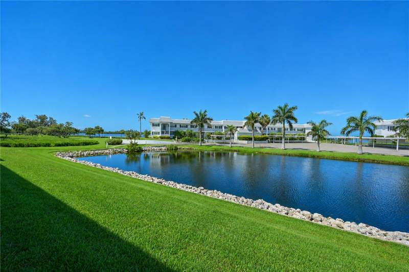 2 bedroom Condominium at 4809 Independence Drive, Mount Vernon Ph 3, Bradenton — photo 3