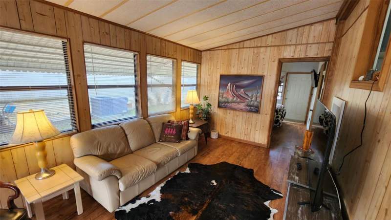 2 bedroom Manufactured Home at 9 Long Hammock Drive, Long Hammock Ph 01, River Ranch — photo 4