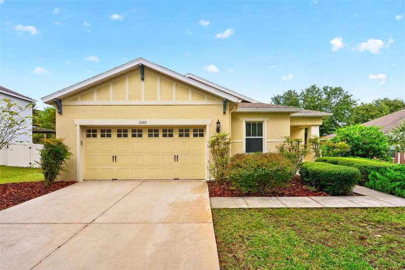 4 bedroom Single Family Residence at 21413 Sullivan Ranch Boulevard, Sullivan Ranch Sub, Mount Dora — photo 2