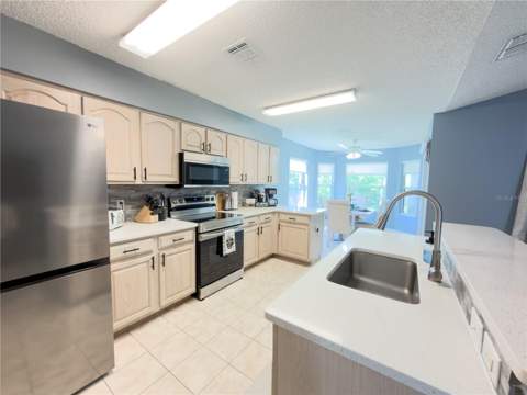 32676 Oak Park Drive, Leesburg FL - photo 12 of 38