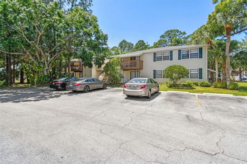 2 bedroom Condominium at 134 Sycamore Lane #H, Gardens Of Forest Lakes Condo The, Oldsmar — photo 2