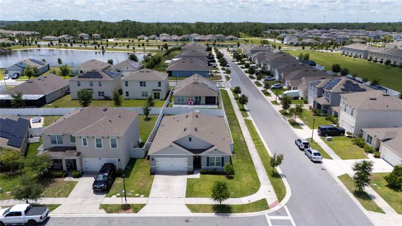 4 bedroom Single Family Residence at 2845 Ethan Hammock Road, Villages At Harmony Ph 1B, Harmony — photo 2