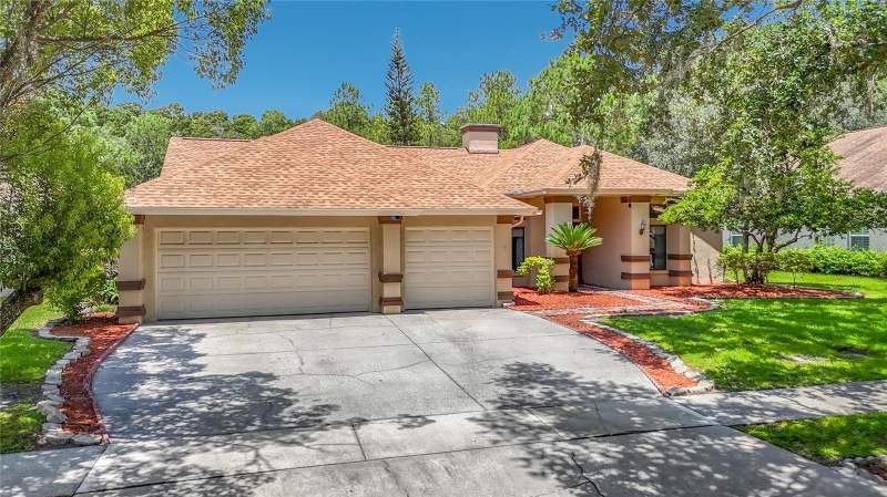 5 bedroom Single Family Residence at 16040 Penwood Drive, Tampa Palms Unit 3C, Tampa — photo 3