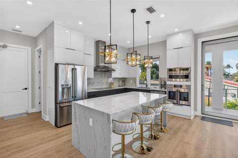 301 79th Street, St Petersburg FL - photo 7 of 59
