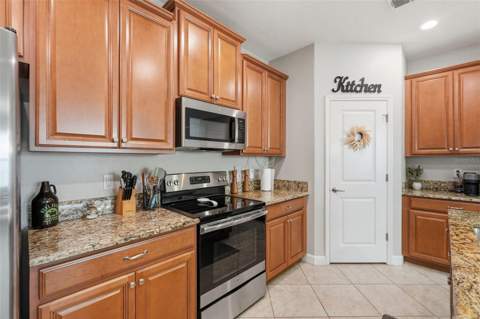 11804 Valhalla Woods Drive, Riverview FL - photo 12 of 37