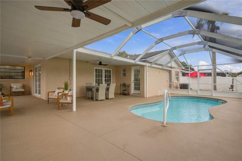 3 bedroom Single Family Residence at 16115 Pebblebrook Drive, Country Place West Unit IV, Tampa — photo 2