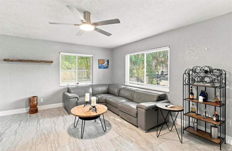 3 bedroom Single Family Residence at 8028 25th Avenue, Jungle Terrace Sec A, St Petersburg — photo 5