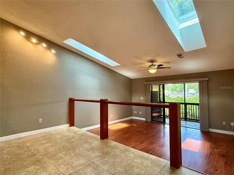 2 bedroom Townhouse at 6437 93rd Terrace #5003, Lake Forest Condo, Pinellas Park — photo 2