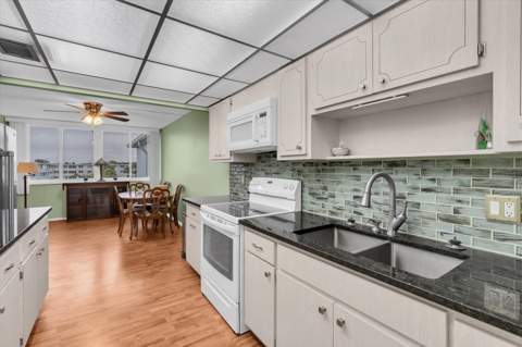 4715 Bay Street #330, St Petersburg FL - photo 16 of 33