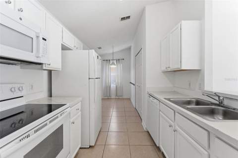 1043 Soaring Eagle Lane, Kissimmee FL - photo 17 of 64