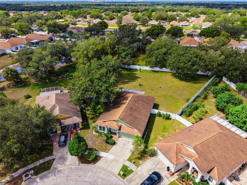 3 bedroom Single Family Residence at 12402 Tree Pointe Court, South Pointe Ph 5, Riverview — photo 2