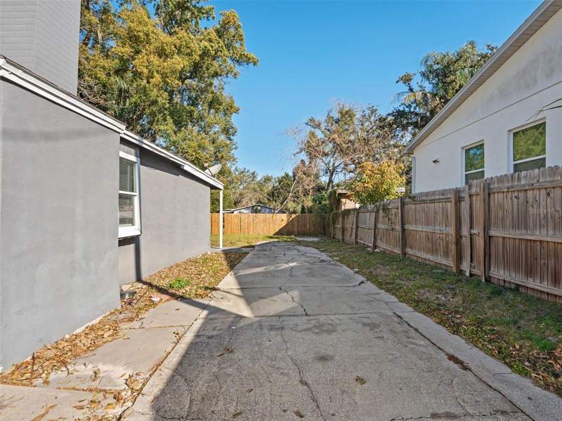 3 bedroom Single Family Residence at 3622 E Mohawk Avenue, Bellmont Heights, Tampa — photo 2