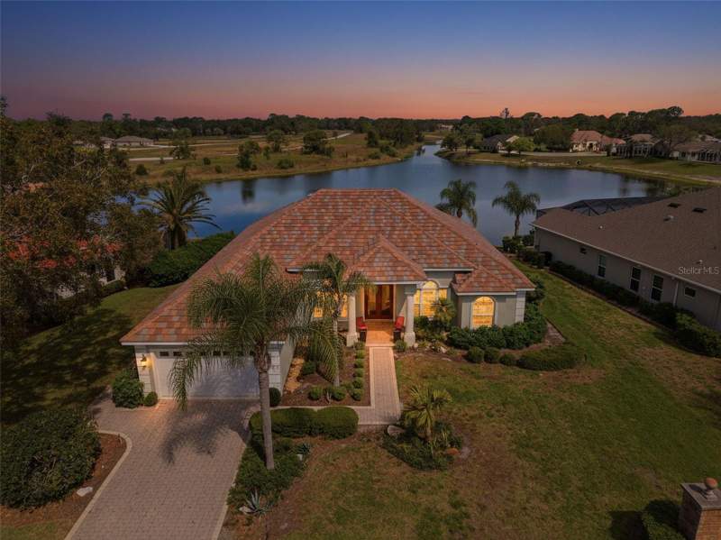 9203 LAKE CYPRESS LOOP home for sale in Glen Lakes