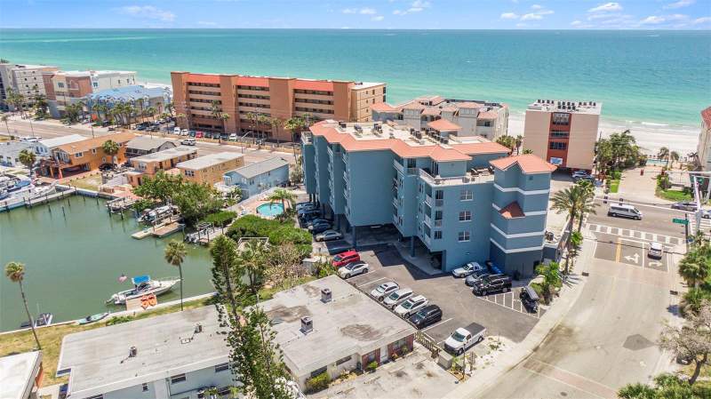 2 bedroom Condo - Hotel at 13999 Gulf Boulevard #406, Skyline Of Madeira Condo, St Petersburg — photo 5