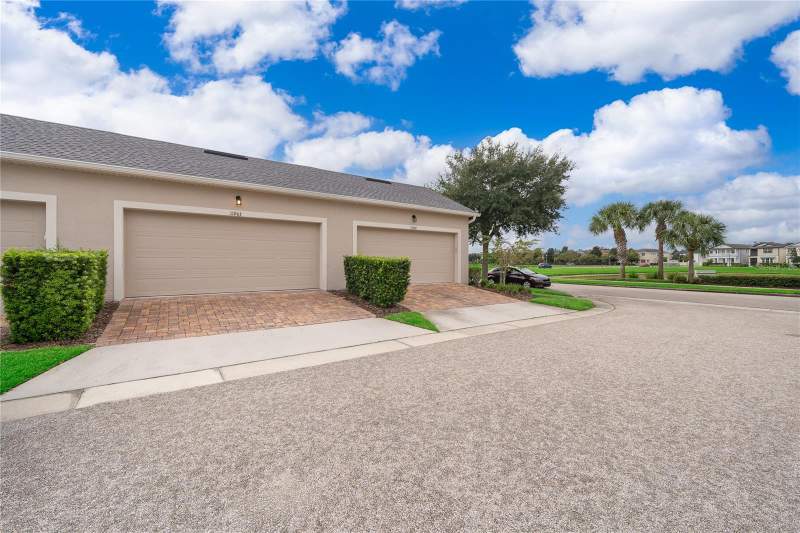 3 bedroom Townhouse at 11963 Vermillion Avenue, Windermere Trails, Windermere — photo 4