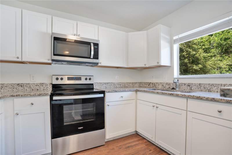 4 bedroom Single Family Residence at 10225 Summerview Circle, Summerview Oaks Sub, Riverview — photo 3