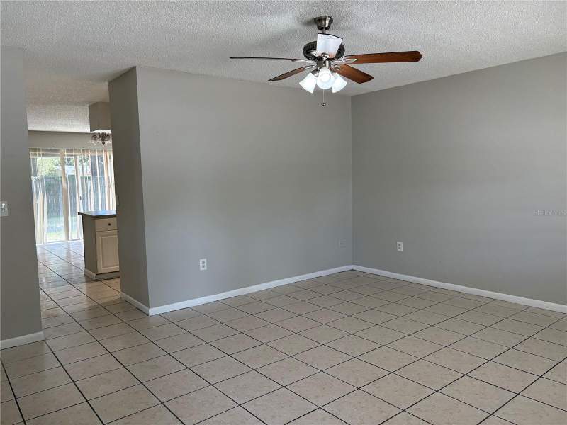 4 bedroom Single Family Residence at 2285 Crystal Grove Lane, Crystal Grove, Lakeland — photo 4