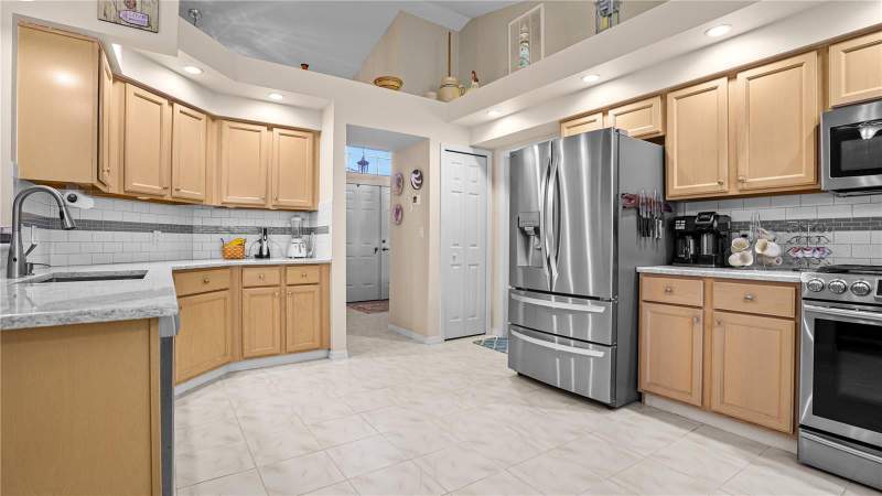 3 bedroom Single Family Residence at 9221 Halberg Drive, The Preserve At Fairway Oaks, Hudson — photo 2