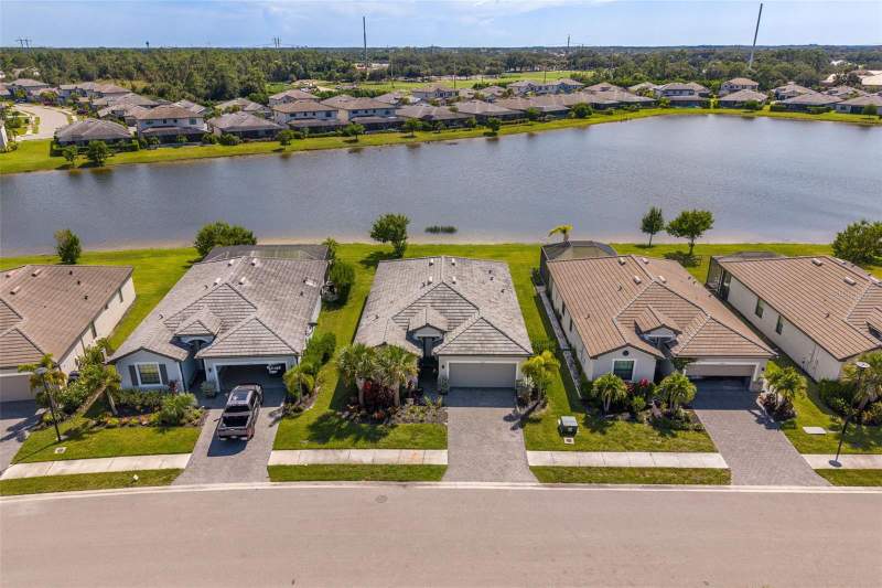 4 bedroom Single Family Residence at 13845 Pine Lodge Lane, Timber Creek, Fort Myers — photo 4