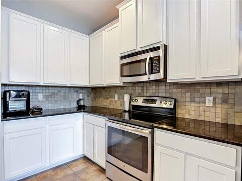 8615 Andalucia Field Drive, Tampa FL - photo 15 of 39