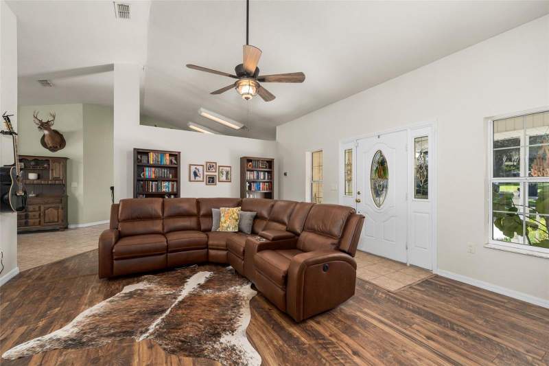 3 bedroom Single Family Residence at 646 NE 2nd Street, Williston, Williston — photo 5